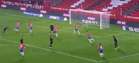 电讯报：对热刺来说签下帕利尼亚比引进吉布斯-怀特更重要