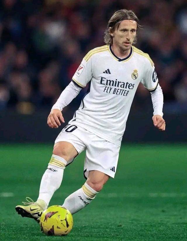 状态爆棚！布朗怒砍赛季新高42分，赛季第三次40+