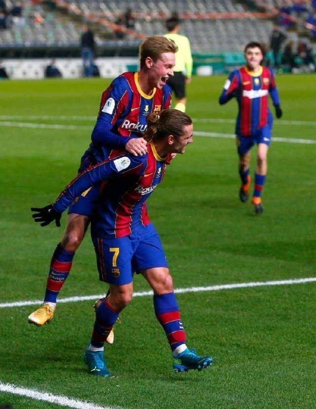 球迷：他今天是无敌状态