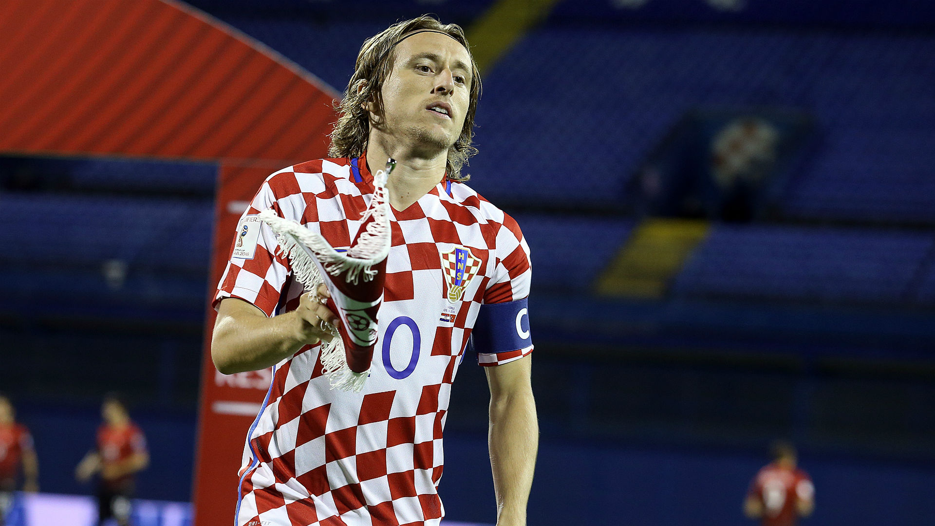 重创！阿诺德伤停两月 皇马右路告急 欧冠生死战遭遇防线危机